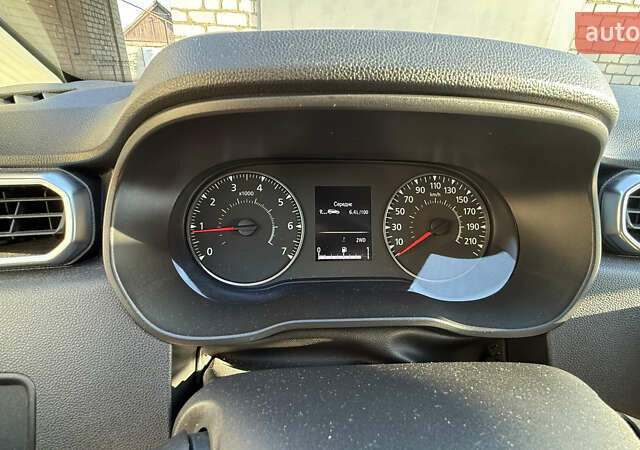 Белый Рено Дастер, объемом двигателя 1.5 л и пробегом 100 тыс. км за 17000 $, фото 21 на Automoto.ua