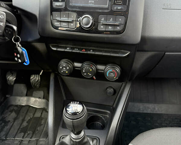 Белый Рено Дастер, объемом двигателя 1.46 л и пробегом 106 тыс. км за 13800 $, фото 8 на Automoto.ua