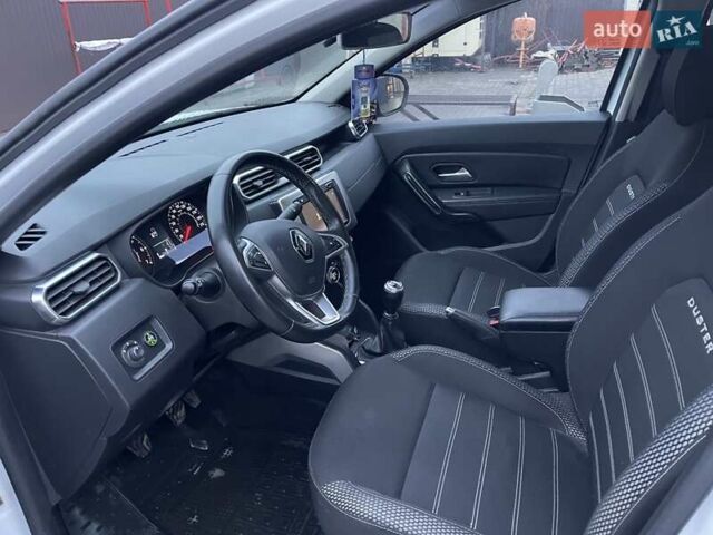 Белый Рено Дастер, объемом двигателя 1.6 л и пробегом 114 тыс. км за 13500 $, фото 7 на Automoto.ua