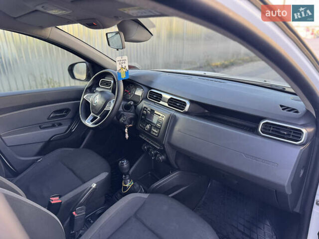 Белый Рено Дастер, объемом двигателя 1.46 л и пробегом 280 тыс. км за 12500 $, фото 11 на Automoto.ua