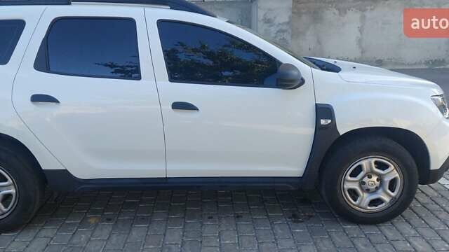 Білий Рено Дастер, об'ємом двигуна 1.6 л та пробігом 50 тис. км за 16200 $, фото 5 на Automoto.ua
