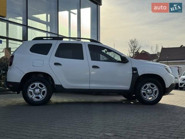 Белый Рено Дастер, объемом двигателя 1.5 л и пробегом 217 тыс. км за 11500 $, фото 2 на Automoto.ua