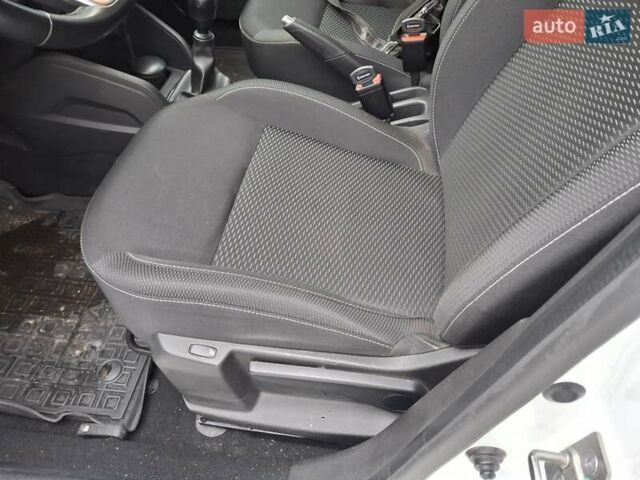 Білий Рено Дастер, об'ємом двигуна 1.46 л та пробігом 211 тис. км за 16500 $, фото 16 на Automoto.ua