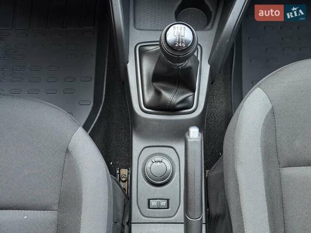 Белый Рено Дастер, объемом двигателя 1.5 л и пробегом 217 тыс. км за 11500 $, фото 20 на Automoto.ua