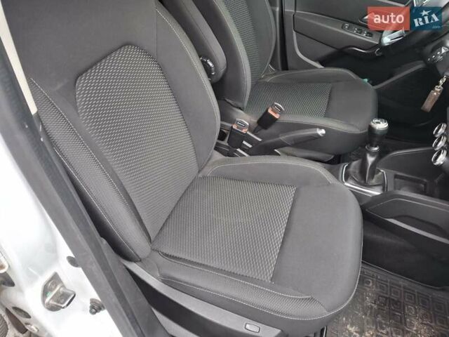 Білий Рено Дастер, об'ємом двигуна 1.46 л та пробігом 211 тис. км за 16500 $, фото 21 на Automoto.ua