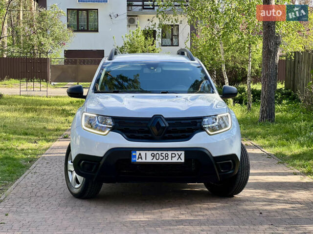 Белый Рено Дастер, объемом двигателя 1.6 л и пробегом 185 тыс. км за 12700 $, фото 4 на Automoto.ua