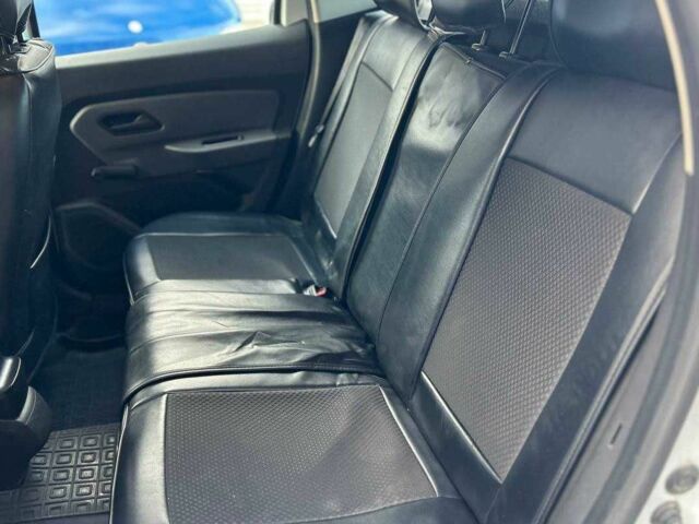 Белый Рено Дастер, объемом двигателя 1.6 л и пробегом 93 тыс. км за 12800 $, фото 15 на Automoto.ua