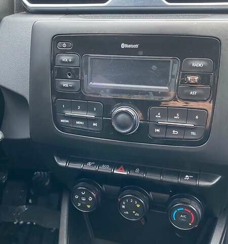 Белый Рено Дастер, объемом двигателя 1.46 л и пробегом 219 тыс. км за 15200 $, фото 2 на Automoto.ua