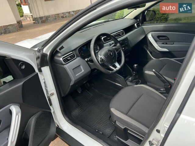 Белый Рено Дастер, объемом двигателя 1.6 л и пробегом 185 тыс. км за 12700 $, фото 38 на Automoto.ua