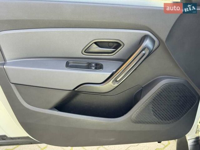 Белый Рено Дастер, объемом двигателя 1.5 л и пробегом 217 тыс. км за 11500 $, фото 10 на Automoto.ua