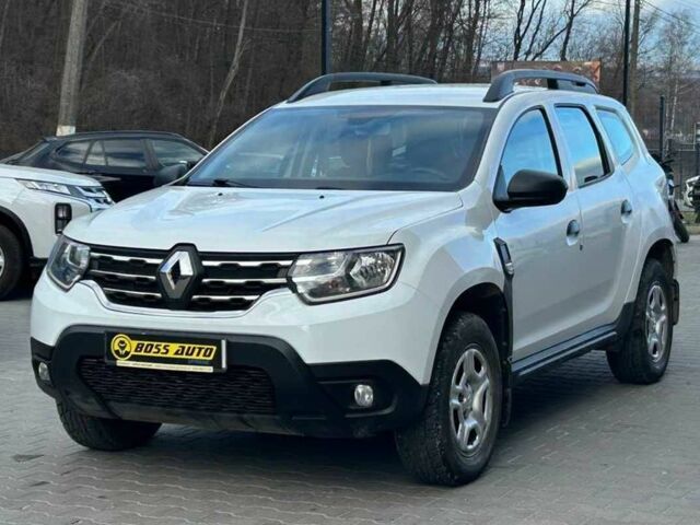Белый Рено Дастер, объемом двигателя 1.6 л и пробегом 93 тыс. км за 12800 $, фото 2 на Automoto.ua