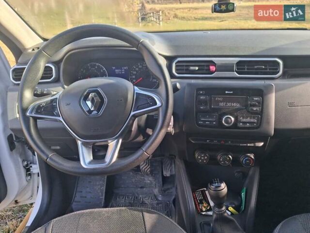 Белый Рено Дастер, объемом двигателя 1.6 л и пробегом 68 тыс. км за 14100 $, фото 6 на Automoto.ua