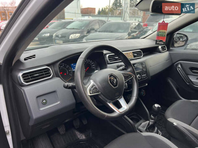 Белый Рено Дастер, объемом двигателя 1.6 л и пробегом 147 тыс. км за 13950 $, фото 17 на Automoto.ua