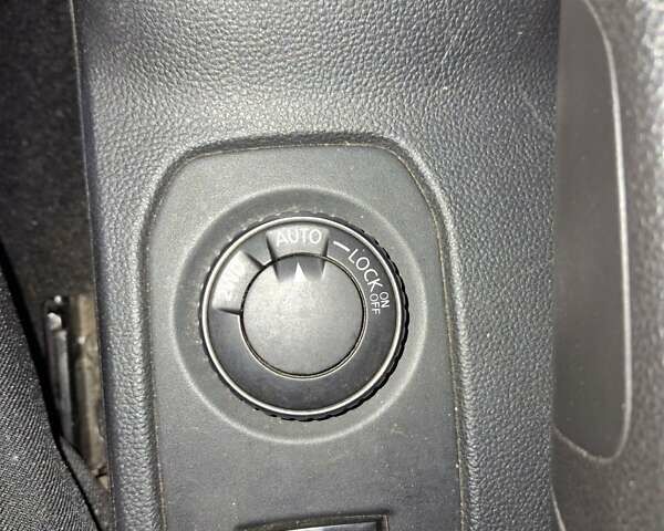 Білий Рено Дастер, об'ємом двигуна 1.46 л та пробігом 211 тис. км за 16500 $, фото 32 на Automoto.ua