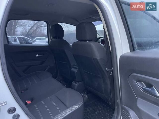 Белый Рено Дастер, объемом двигателя 1.6 л и пробегом 114 тыс. км за 13500 $, фото 13 на Automoto.ua