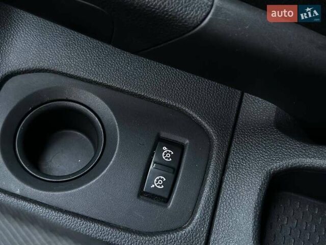 Білий Рено Дастер, об'ємом двигуна 1.6 л та пробігом 97 тис. км за 12790 $, фото 29 на Automoto.ua