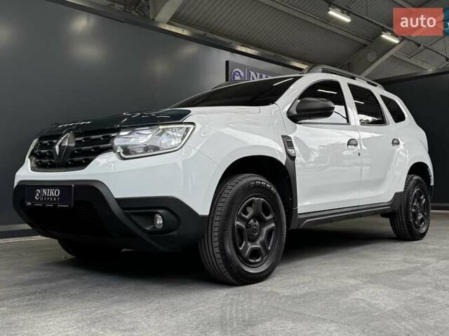 Білий Рено Дастер, об'ємом двигуна 1.6 л та пробігом 231 тис. км за 12500 $, фото 1 на Automoto.ua