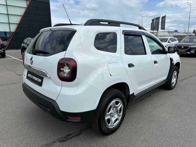 Білий Рено Дастер, об'ємом двигуна 1.6 л та пробігом 102 тис. км за 14900 $, фото 6 на Automoto.ua