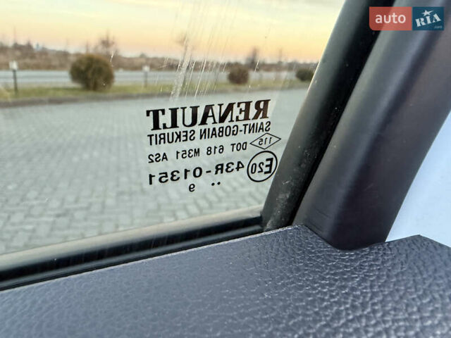 Білий Рено Дастер, об'ємом двигуна 1.5 л та пробігом 152 тис. км за 14999 $, фото 30 на Automoto.ua