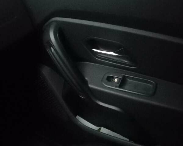 Белый Рено Дастер, объемом двигателя 1.46 л и пробегом 135 тыс. км за 13700 $, фото 2 на Automoto.ua