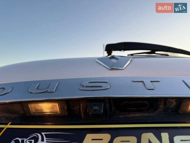 Белый Рено Дастер, объемом двигателя 1.5 л и пробегом 228 тыс. км за 14199 $, фото 24 на Automoto.ua