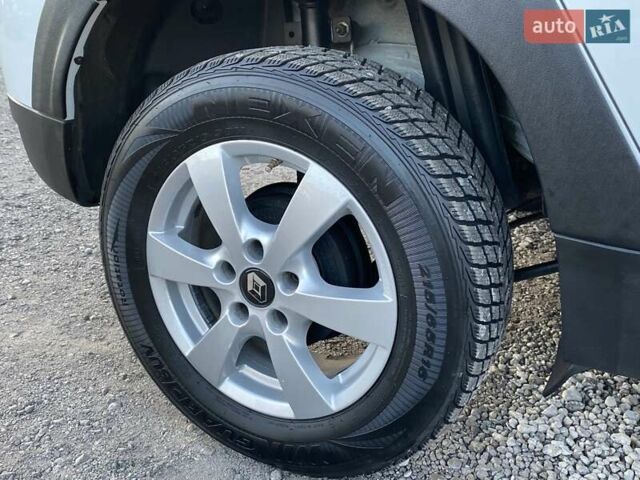 Белый Рено Дастер, объемом двигателя 1.46 л и пробегом 150 тыс. км за 14900 $, фото 1 на Automoto.ua