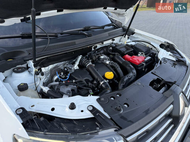 Білий Рено Дастер, об'ємом двигуна 1.5 л та пробігом 152 тис. км за 14999 $, фото 27 на Automoto.ua