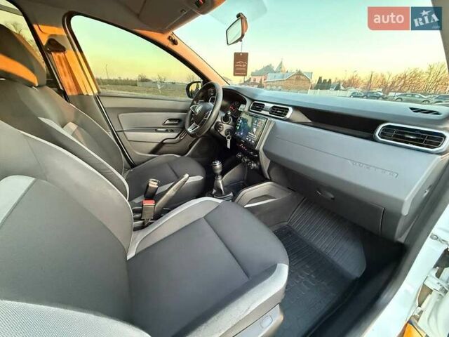 Белый Рено Дастер, объемом двигателя 1.5 л и пробегом 228 тыс. км за 14199 $, фото 25 на Automoto.ua