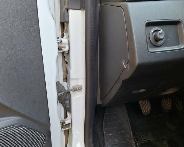 Білий Рено Дастер, об'ємом двигуна 1.6 л та пробігом 114 тис. км за 15950 $, фото 6 на Automoto.ua