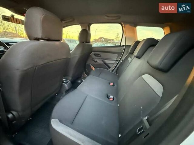 Белый Рено Дастер, объемом двигателя 1.5 л и пробегом 228 тыс. км за 14199 $, фото 19 на Automoto.ua