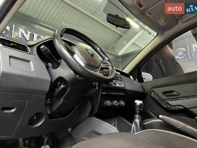 Білий Рено Дастер, об'ємом двигуна 1.6 л та пробігом 231 тис. км за 12500 $, фото 30 на Automoto.ua