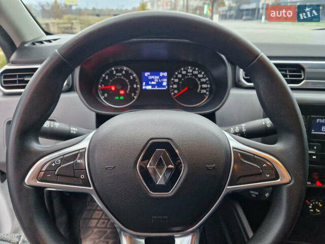 Белый Рено Дастер, объемом двигателя 1.5 л и пробегом 87 тыс. км за 15500 $, фото 12 на Automoto.ua