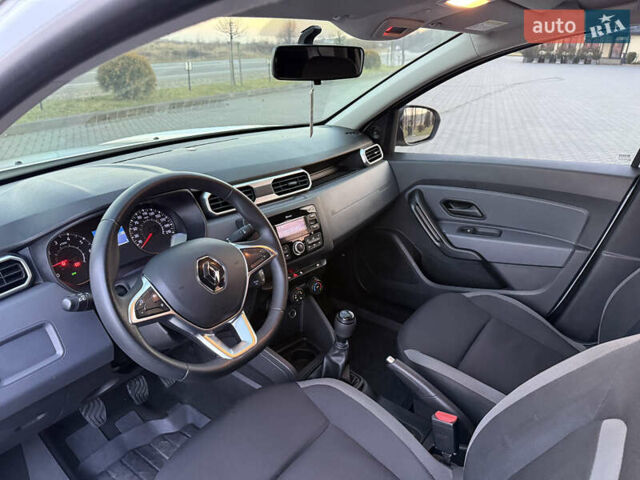 Білий Рено Дастер, об'ємом двигуна 1.5 л та пробігом 152 тис. км за 14999 $, фото 13 на Automoto.ua