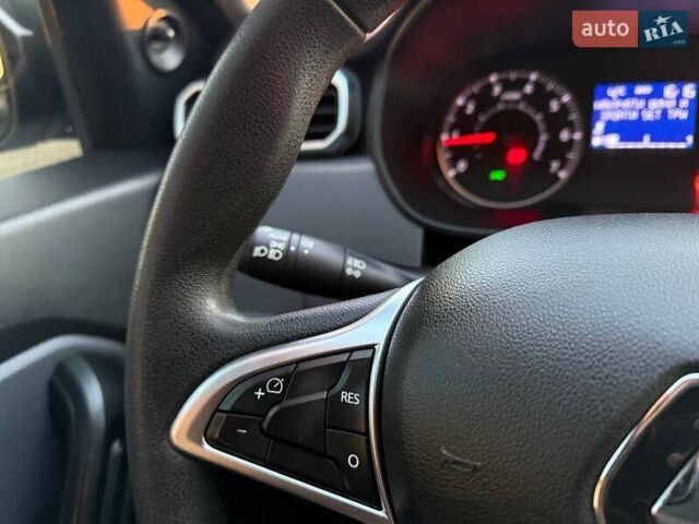 Белый Рено Дастер, объемом двигателя 1.5 л и пробегом 228 тыс. км за 14199 $, фото 11 на Automoto.ua