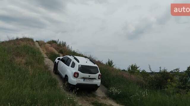 Белый Рено Дастер, объемом двигателя 1.46 л и пробегом 135 тыс. км за 13700 $, фото 13 на Automoto.ua