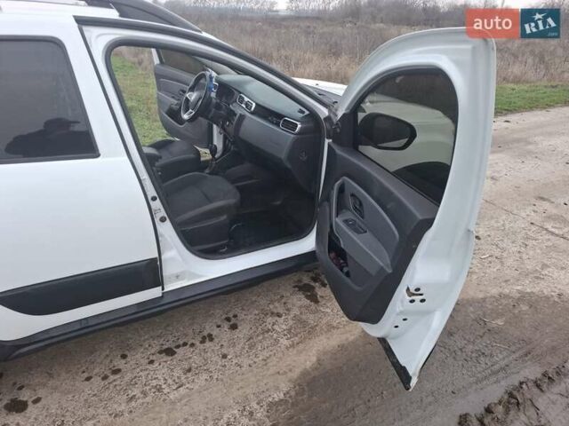 Белый Рено Дастер, объемом двигателя 1.5 л и пробегом 215 тыс. км за 14500 $, фото 19 на Automoto.ua