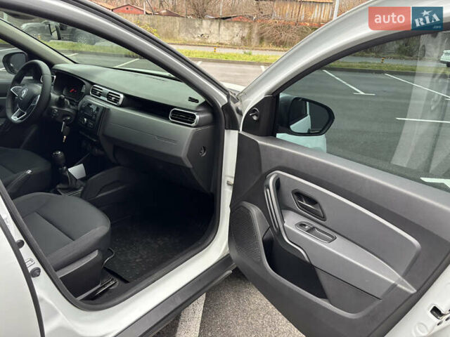 Білий Рено Дастер, об'ємом двигуна 1.46 л та пробігом 57 тис. км за 14800 $, фото 13 на Automoto.ua