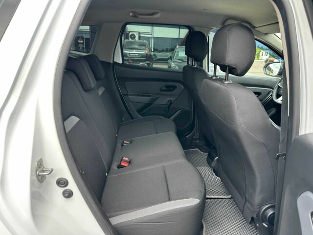 Білий Рено Дастер, об'ємом двигуна 1.6 л та пробігом 102 тис. км за 14900 $, фото 14 на Automoto.ua