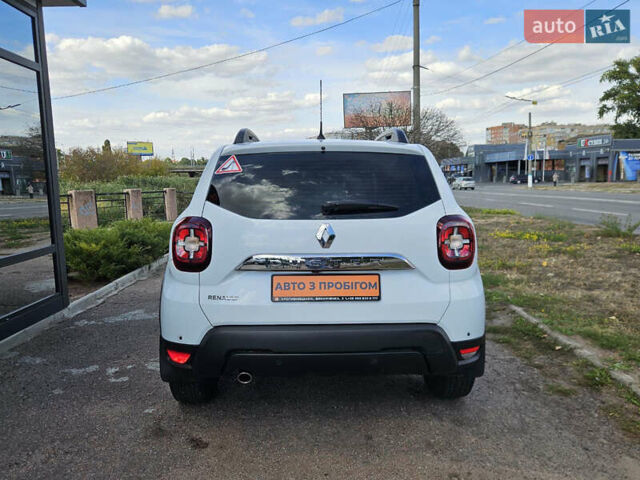 Білий Рено Дастер, об'ємом двигуна 1.6 л та пробігом 64 тис. км за 15300 $, фото 3 на Automoto.ua