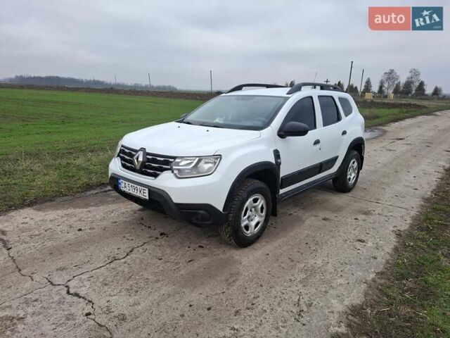 Белый Рено Дастер, объемом двигателя 1.5 л и пробегом 215 тыс. км за 14500 $, фото 2 на Automoto.ua