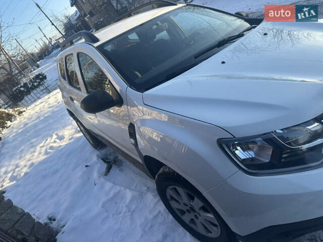 Белый Рено Дастер, объемом двигателя 1.46 л и пробегом 138 тыс. км за 15000 $, фото 2 на Automoto.ua