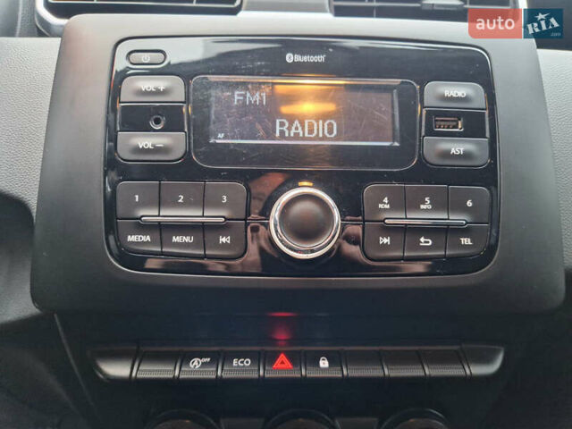 Белый Рено Дастер, объемом двигателя 1.5 л и пробегом 87 тыс. км за 15500 $, фото 13 на Automoto.ua