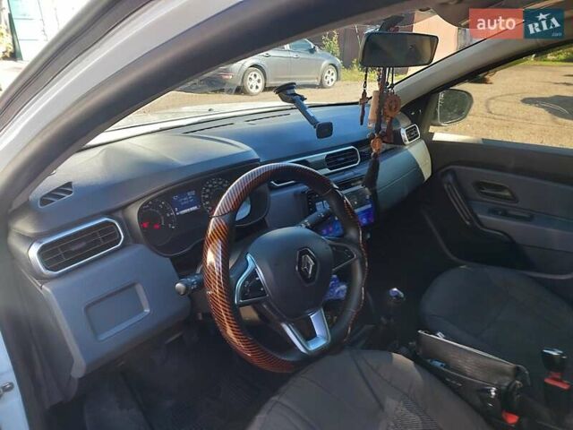 Белый Рено Дастер, объемом двигателя 1.5 л и пробегом 121 тыс. км за 15700 $, фото 3 на Automoto.ua