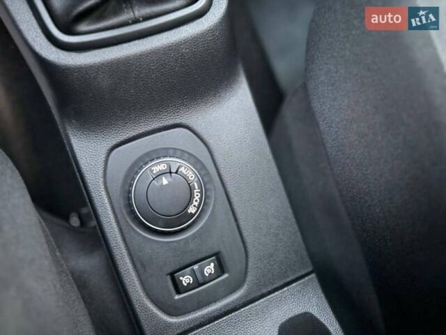 Белый Рено Дастер, объемом двигателя 1.5 л и пробегом 228 тыс. км за 14199 $, фото 16 на Automoto.ua