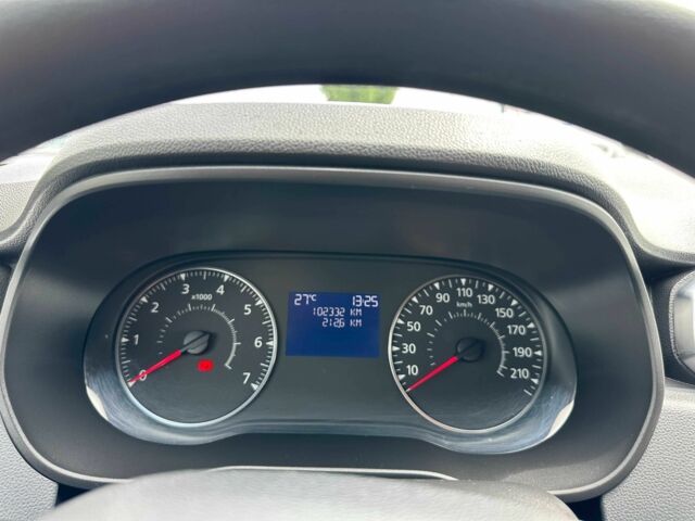 Білий Рено Дастер, об'ємом двигуна 1.6 л та пробігом 102 тис. км за 14900 $, фото 11 на Automoto.ua