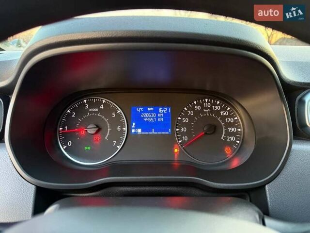 Белый Рено Дастер, объемом двигателя 1.5 л и пробегом 228 тыс. км за 14199 $, фото 29 на Automoto.ua