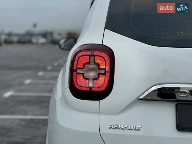 Білий Рено Дастер, об'ємом двигуна 1.6 л та пробігом 97 тис. км за 12790 $, фото 6 на Automoto.ua