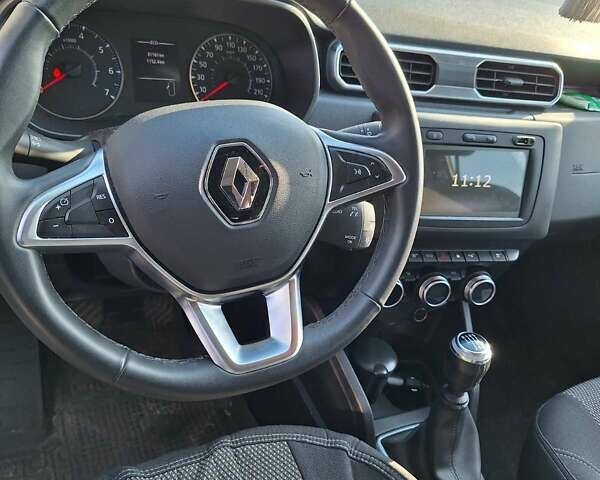 Белый Рено Дастер, объемом двигателя 1.6 л и пробегом 42 тыс. км за 15800 $, фото 2 на Automoto.ua