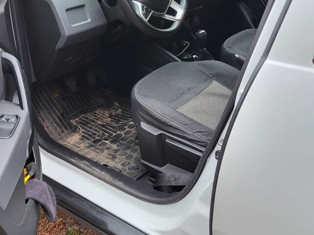 Белый Рено Дастер, объемом двигателя 0 л и пробегом 112 тыс. км за 322 $, фото 5 на Automoto.ua