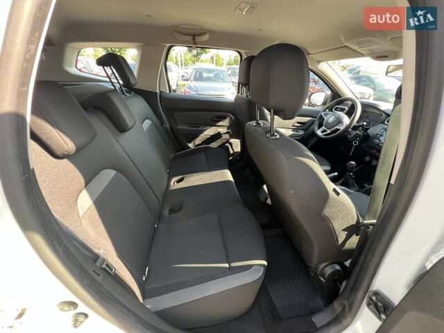 Рено Дастер 2020 в Киеве на Automoto.ua Белый Рено Дастер, объемом двигателя 1.5 л и пробегом 161 тыс. км за 15728 $, фото 18 на Automoto.ua